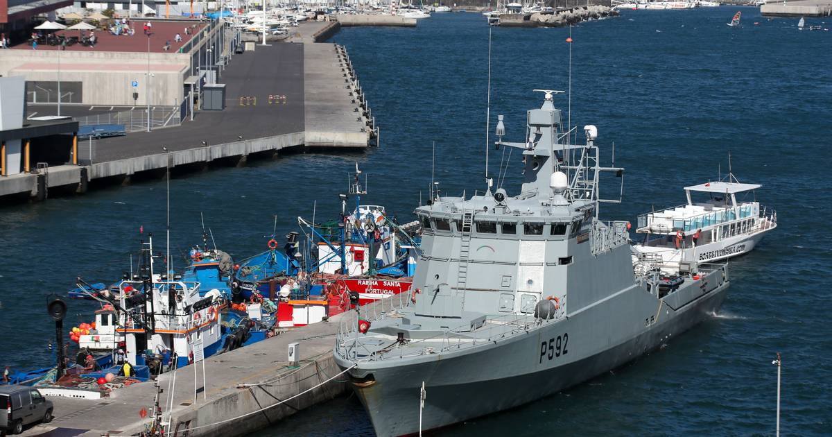 Começam a ser julgados militares da Marinha acusados de violação de segredo de Estado