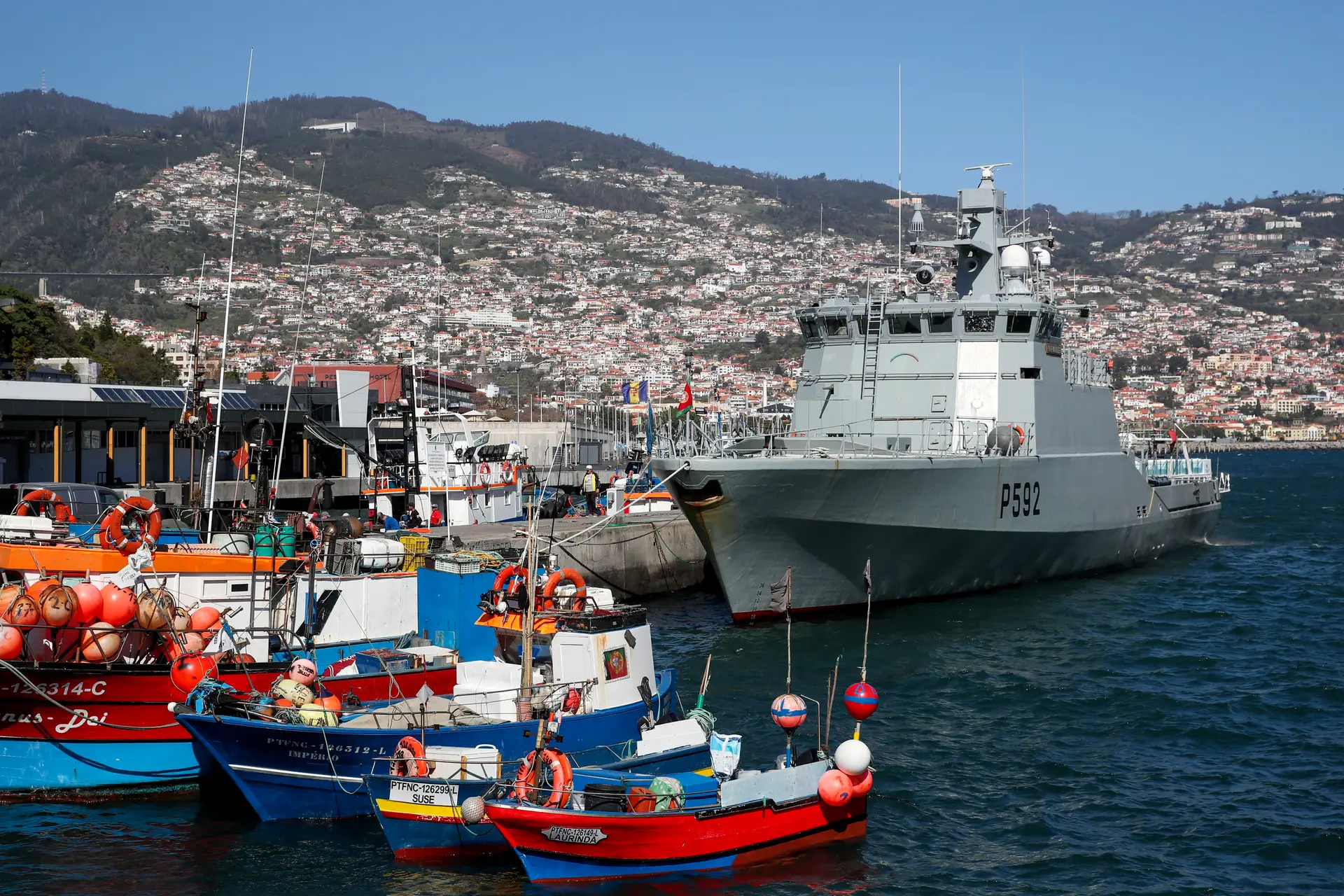 MP admite que risco do NRP Mondego era baixo, mas navio tinha avarias