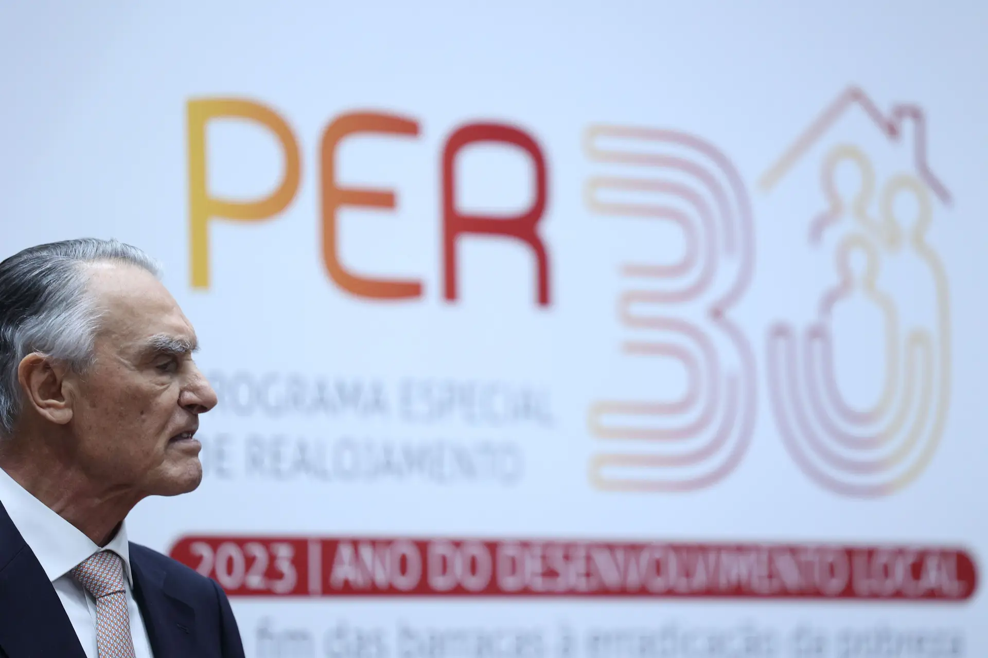 PS responde a Cavaco Silva: acusa-o de "desatenção" e "espírito destrutivo"