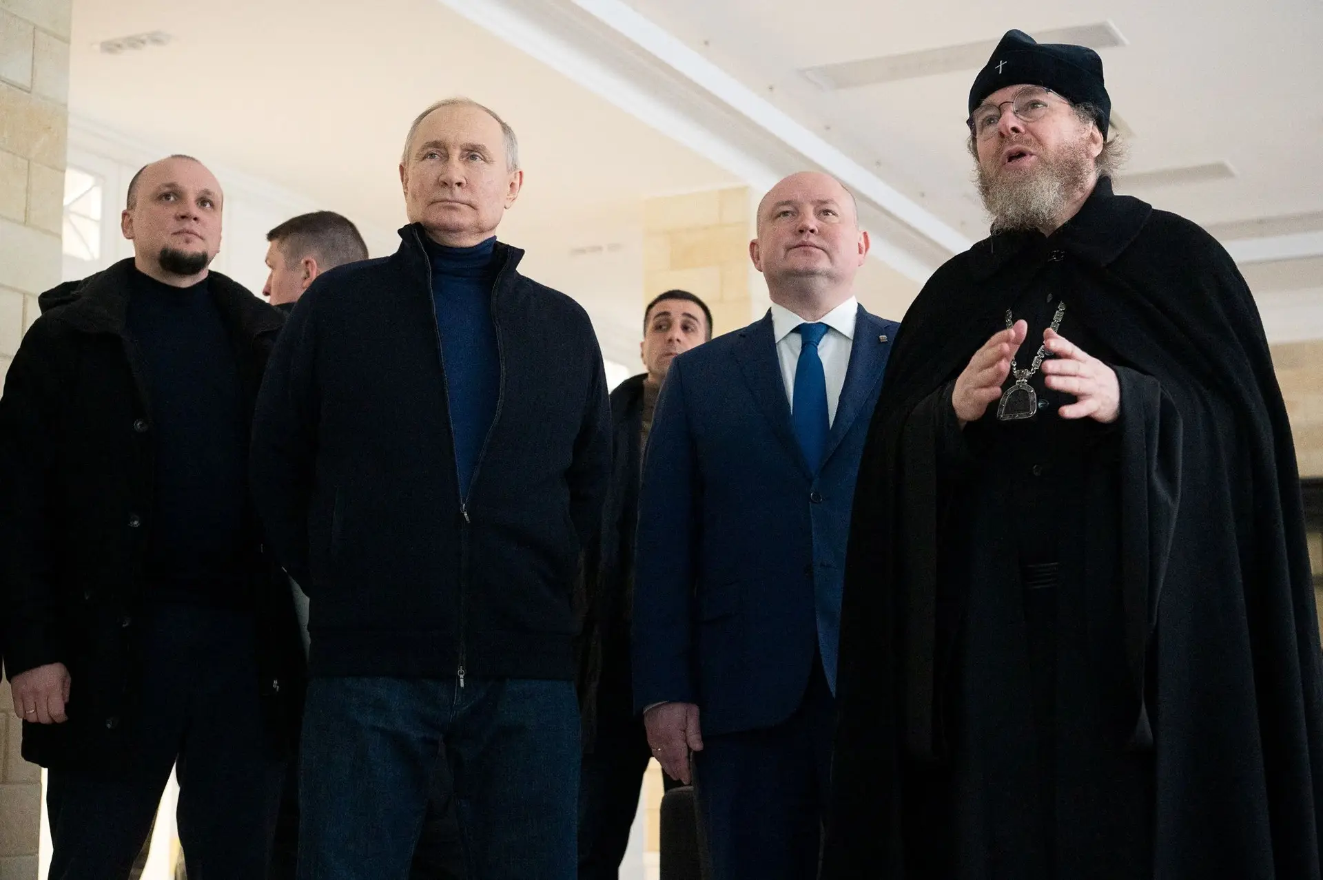 Putin visita Crimeia no dia do 9.º aniversário da anexação