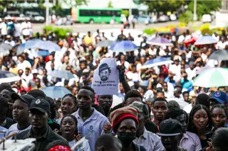 Caos instalou-se em Maputo durante marcha pacífica em homenagem a Azagaia
