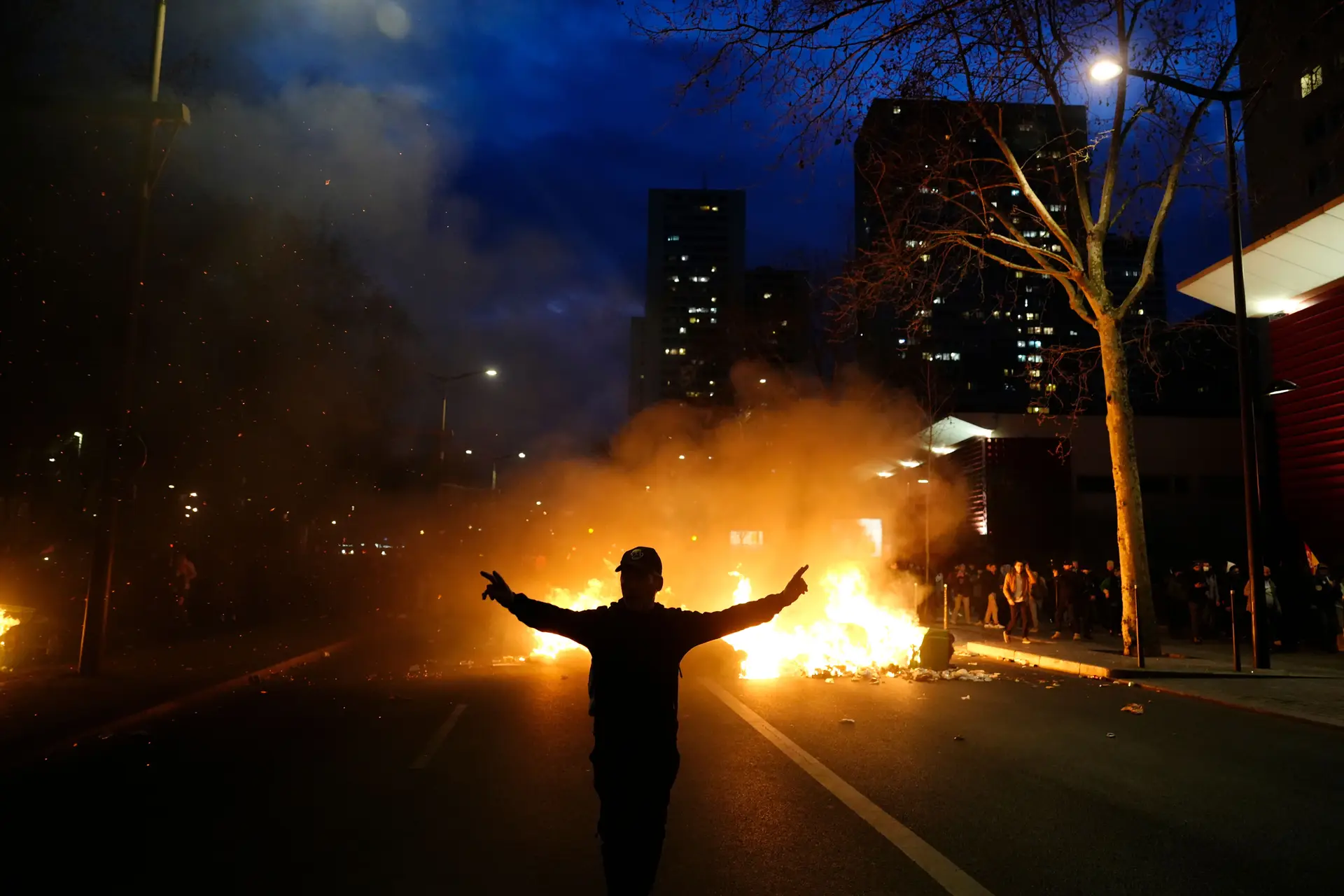 Protestos em França: pelo menos uma centena de detidos em todo o país