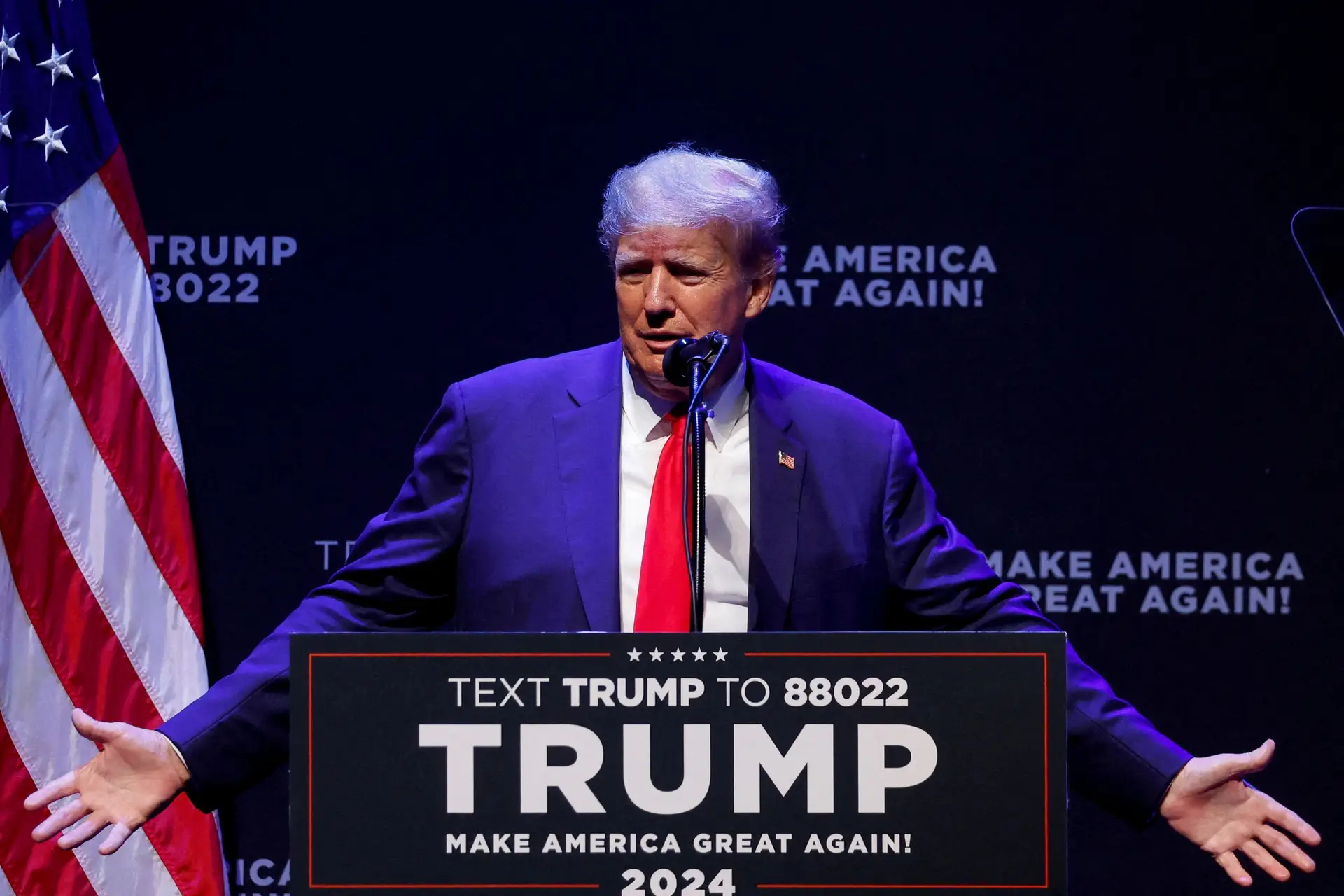 Trump quer comparecer em tribunal algemado caso seja indiciado