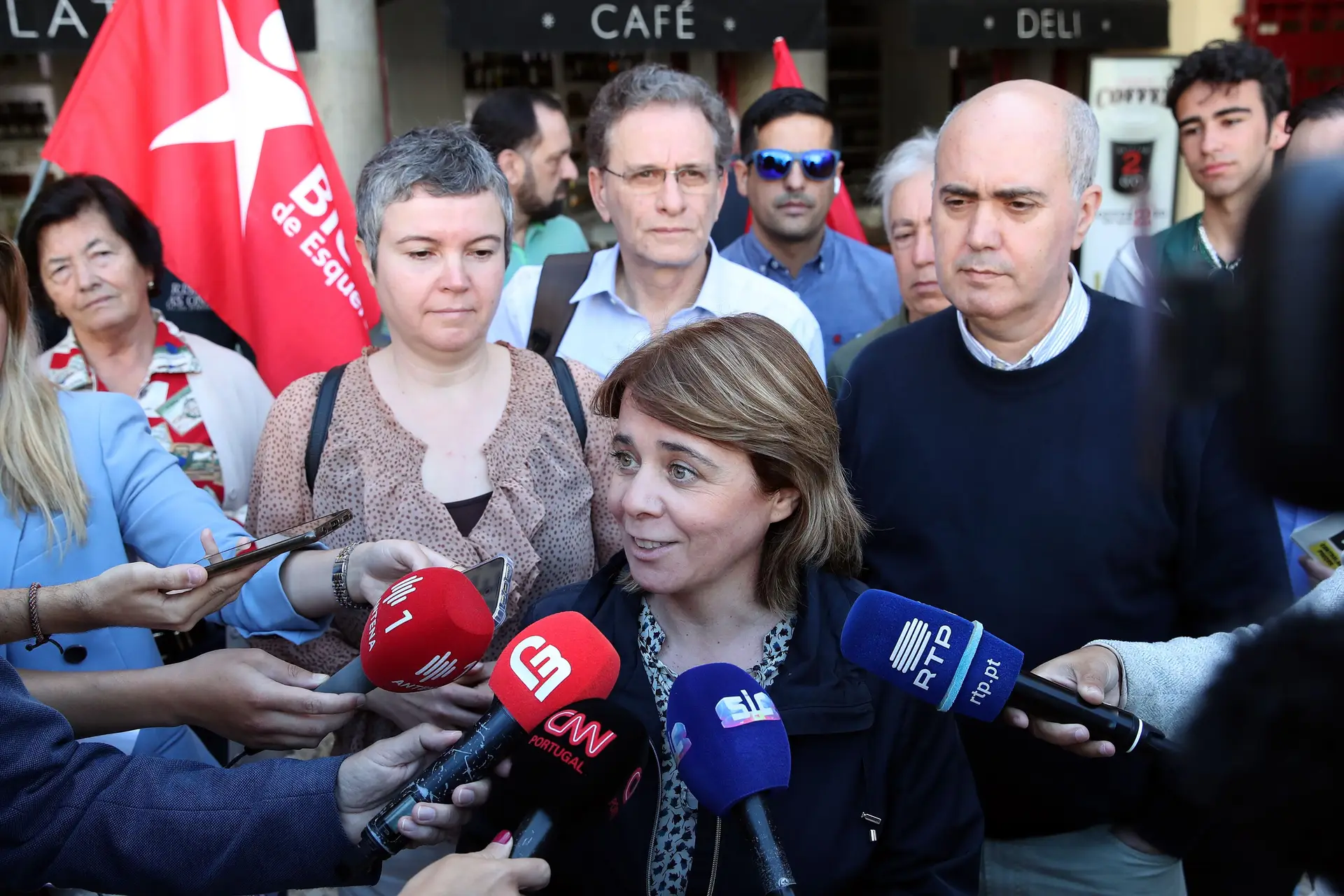 Catarina Martins considera "uma verdadeira irresponsabilidade" programa de estabilidade do Governo