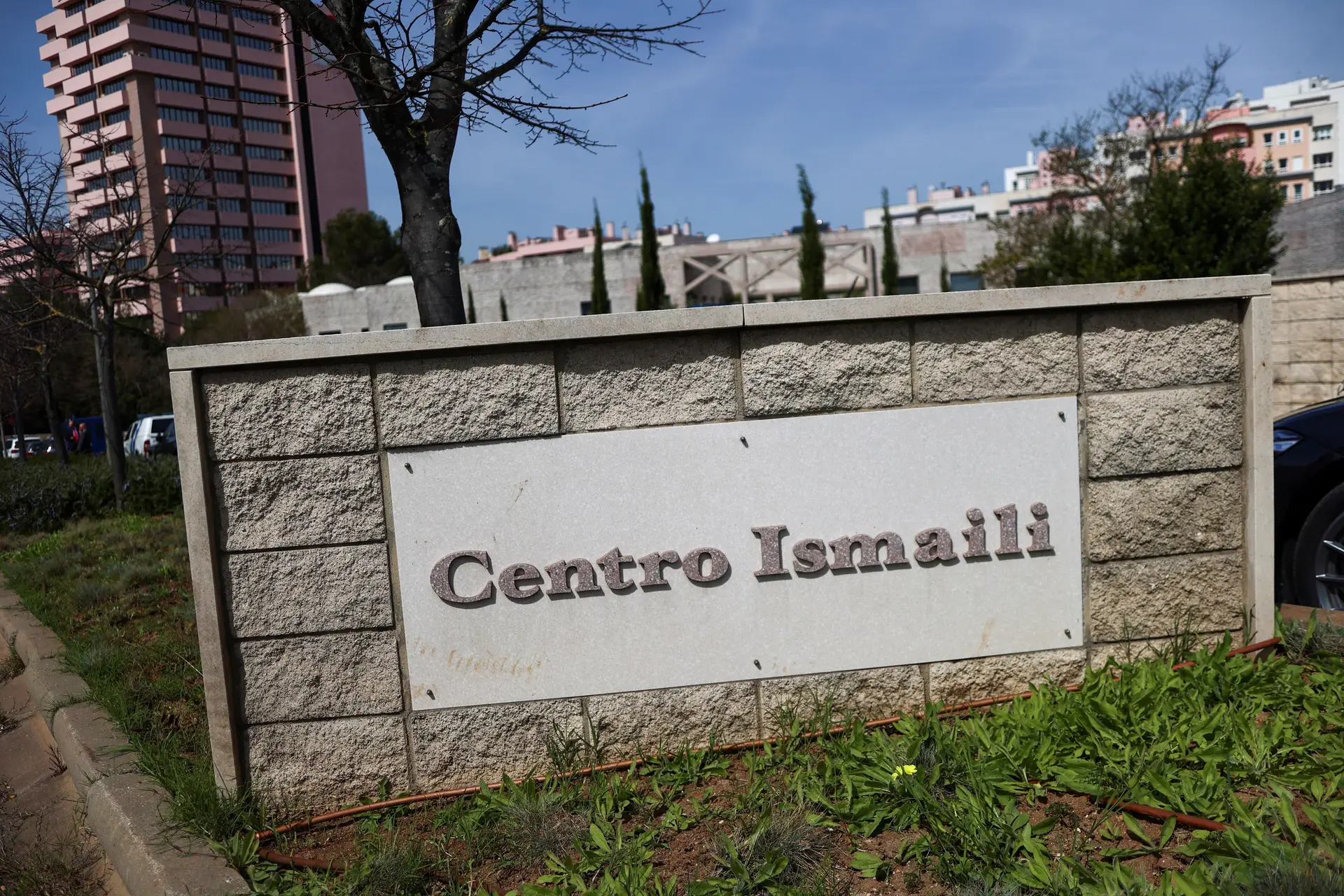 Duas coisas que interessam dizer sobre o crime no Centro Ismaili de Lisboa