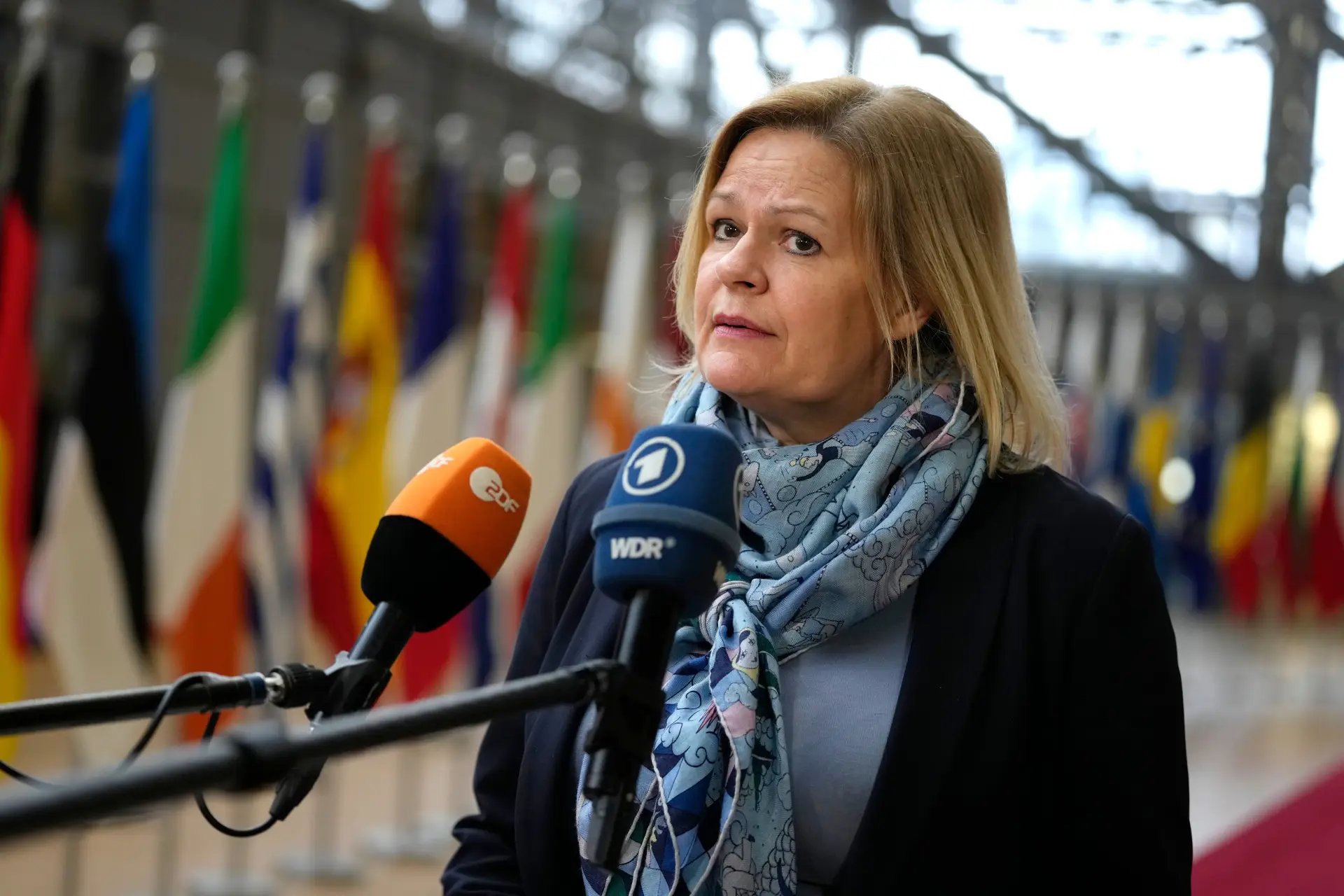 Nancy Faeser, ministra alemã, em Bruxelas para uma reunião dos ministros do Interior da UE.