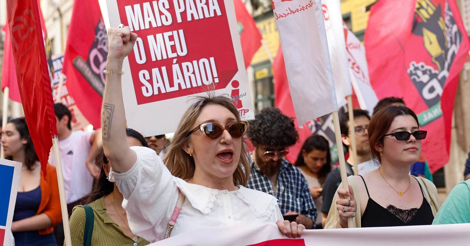 Trabalhadores protestam neste sábado em Lisboa e Porto por aumentos de salários e pensões
  #ÚltimasNotícias #lisboa