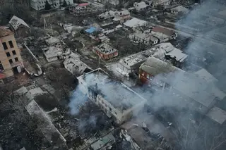 Tropas russas avançam em Bakhmut e roubam terreno aos ucranianos