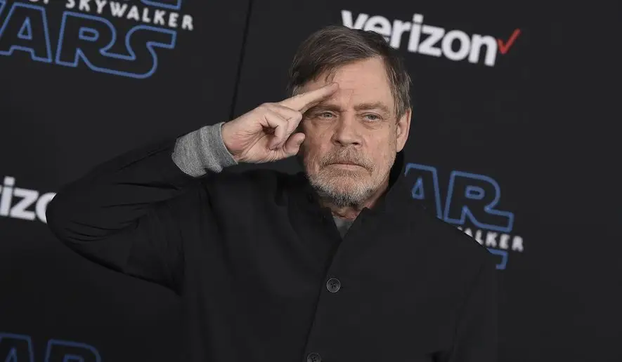 Ator da saga "Star Wars" dá voz às sirenes de alerta na Ucrânia