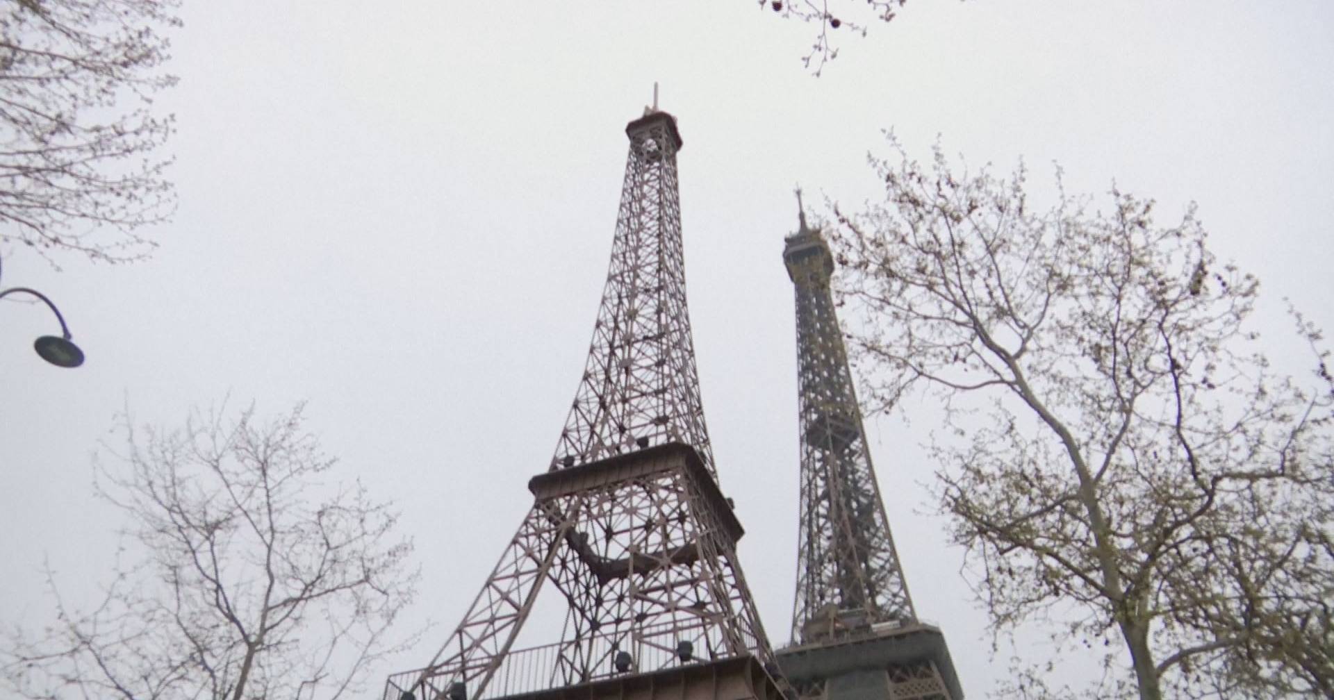 “Born” Eiffela, la pequeña Torre Eiffel que se parece a la “madre”