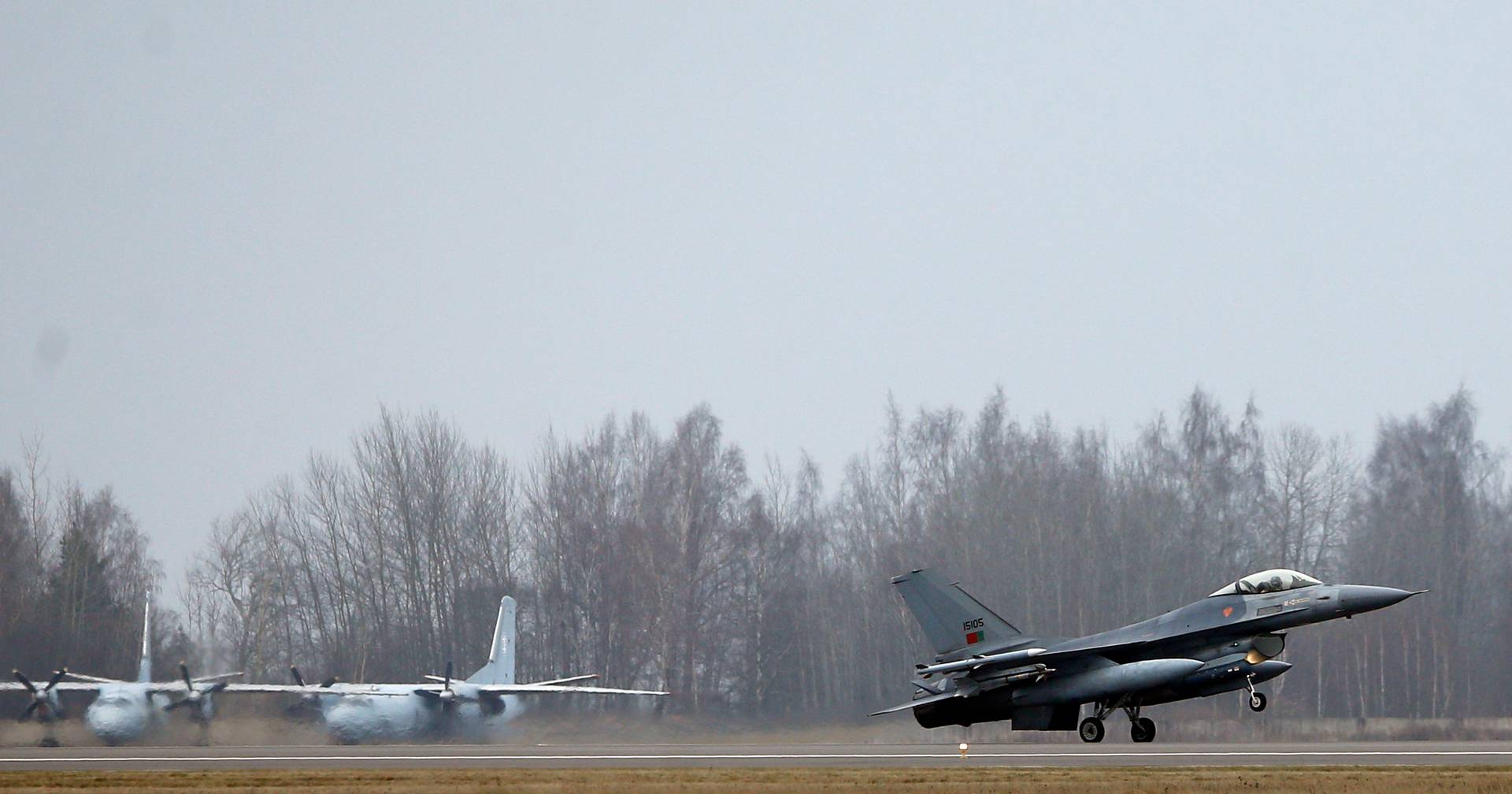 Russland hinterlässt eine Warnung an den Westen: Die Entsendung von F-16 in die Ukraine birgt „kolossale Risiken“