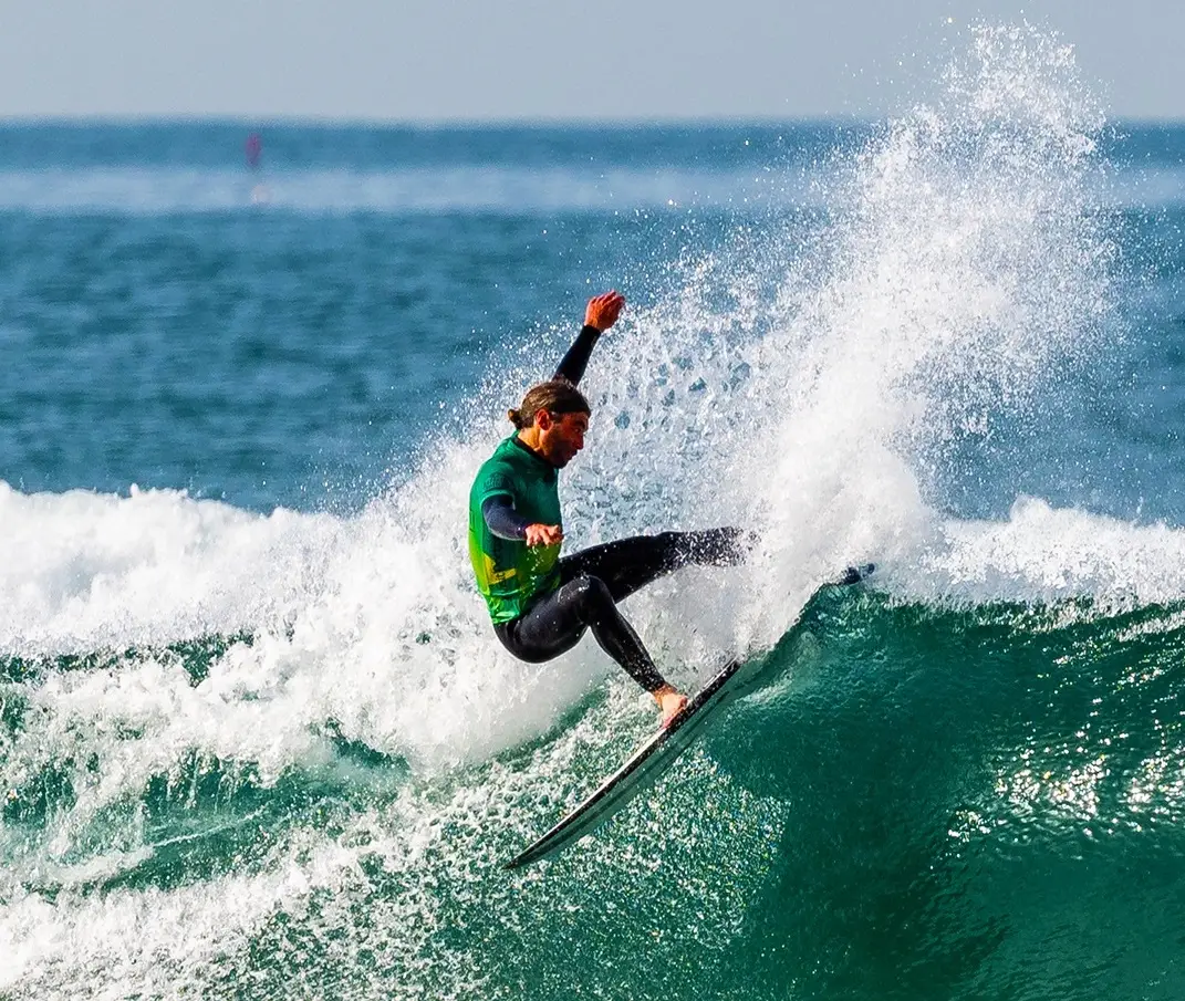 Cinco portugueses apurados no primeiro dia do Caparica Surf Fest