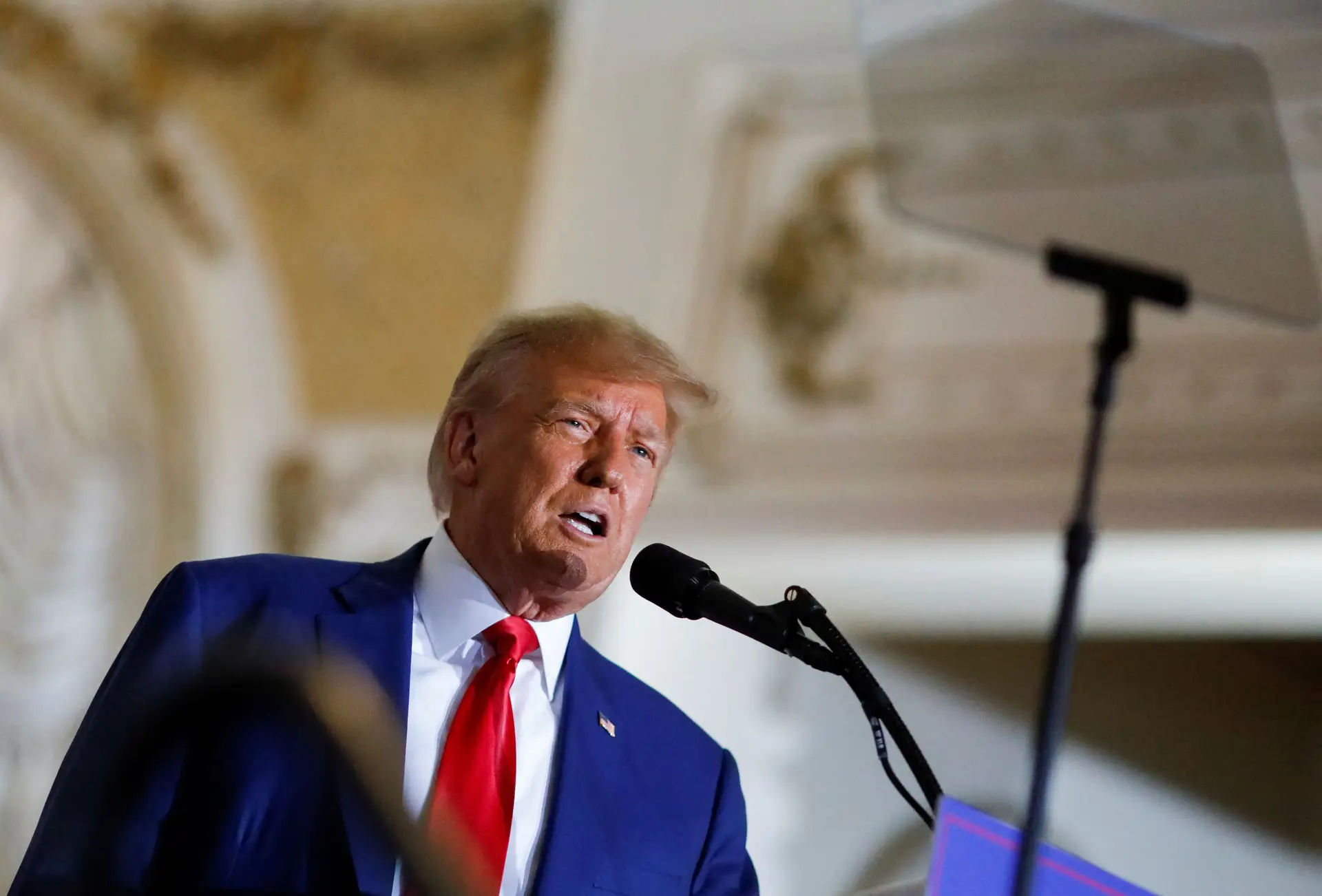 Donald Trump discursa em Mar-a-Lago na Florida após ida a tribunal