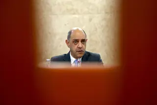 Pizarro diz que a prioridade é contratar médicos portugueses para o SNS