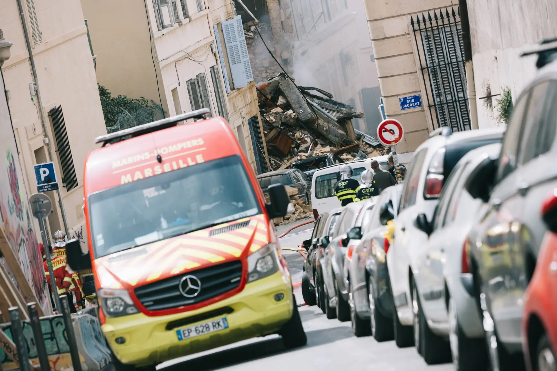 Nove pessoas estão desaparecidas após desmoronamento de edifício em Marselha
