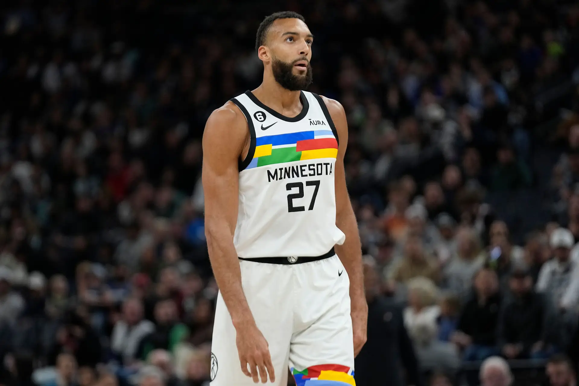 Basquetebolista Rudy Gobert agride companheiro de equipa durante jogo da NBA