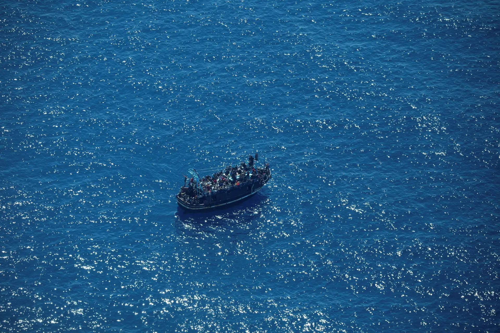 Mais de 230 migrantes resgatados ao largo das Ilhas Canárias