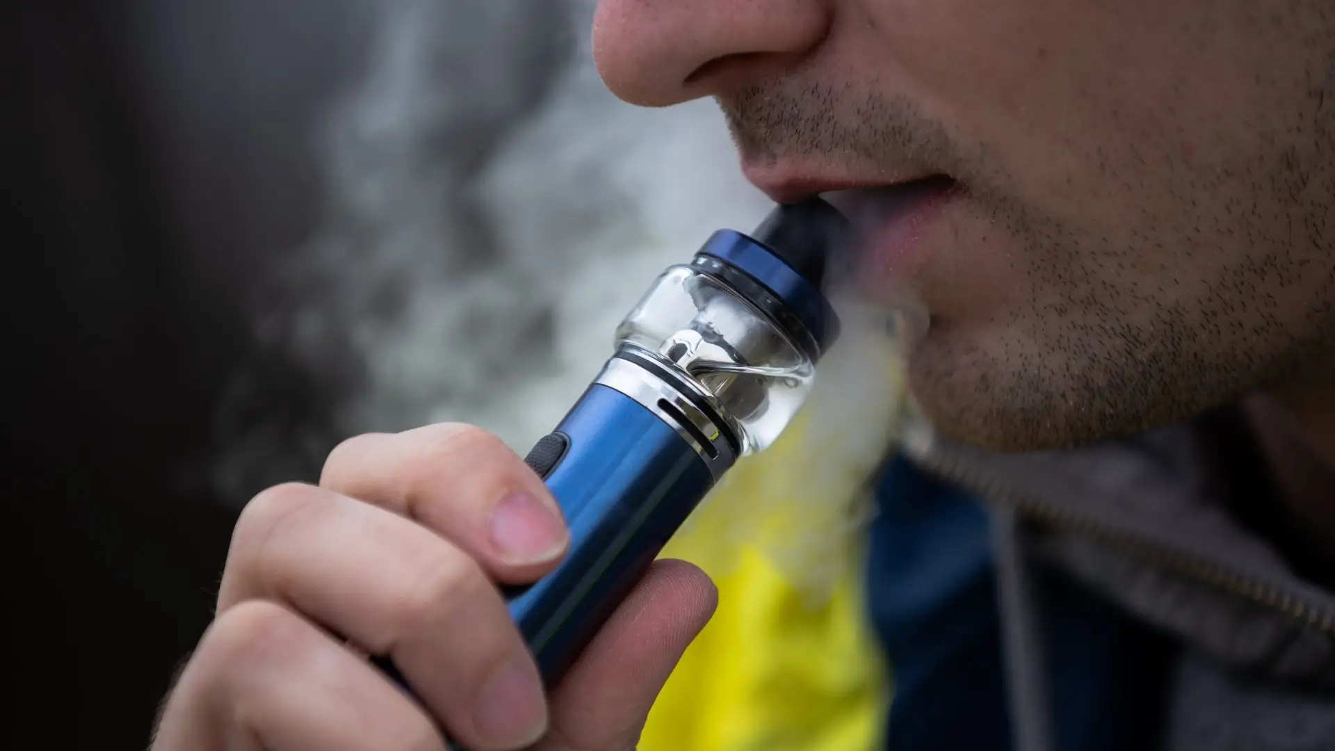 Projeto inovador no Reino Unido distribui cigarros eletrónicos para deixar de fumar