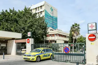 Suspensos médicos suspeitos de erros e negligência no Hospital de Faro