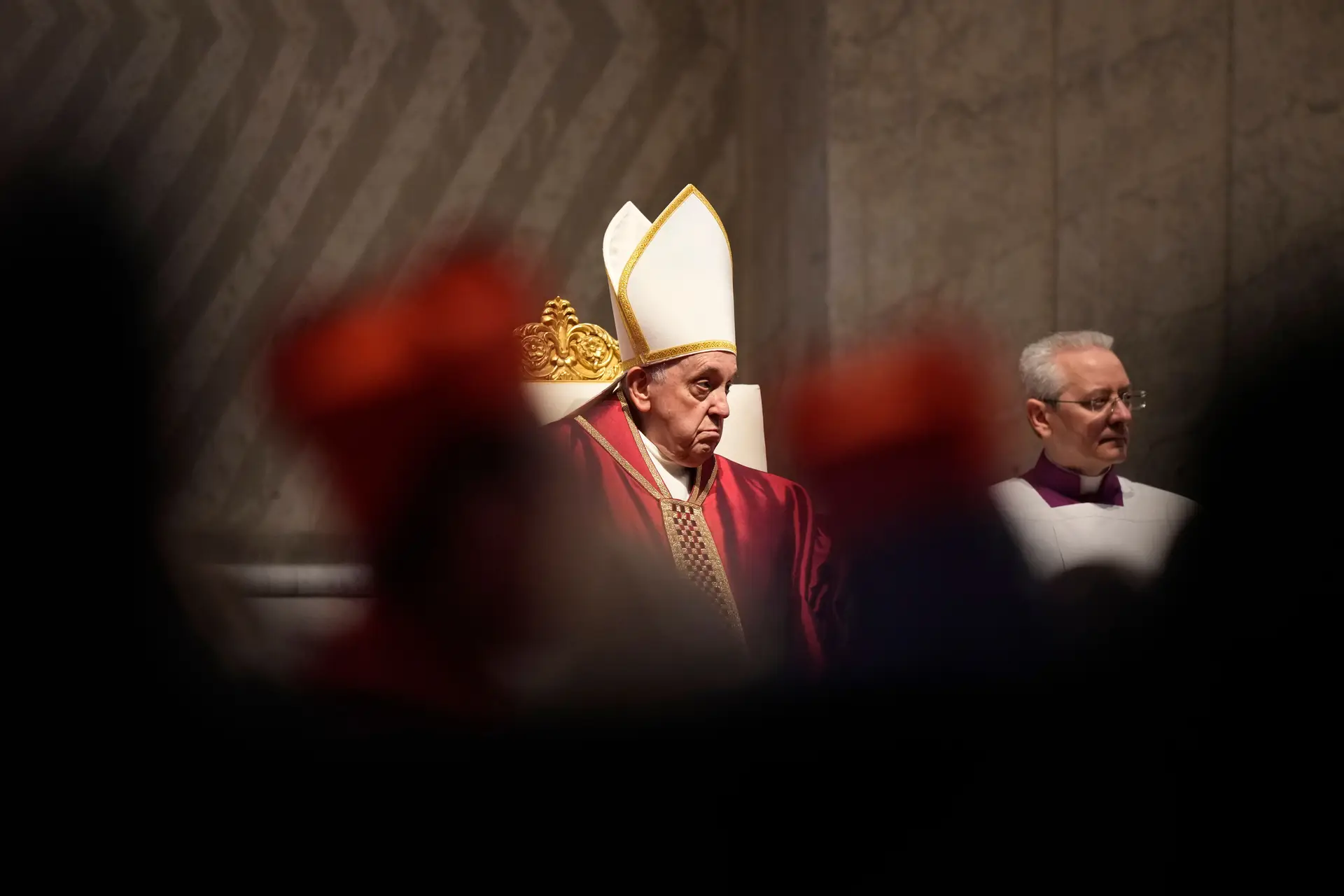 Papa terá estado inconsciente e "às portas da morte"