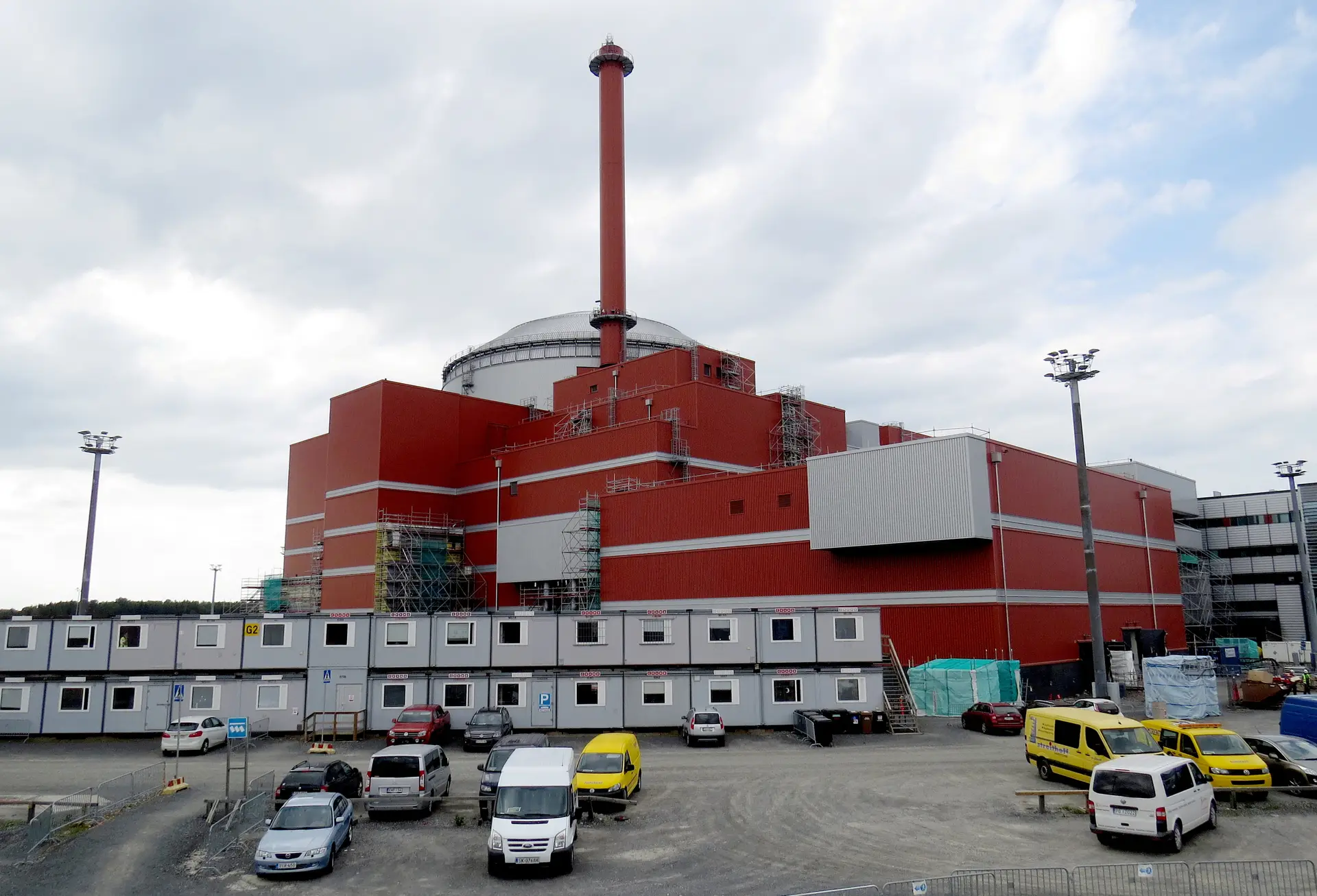 Novo reator nuclear começa a produzir eletricidade na Finlândia