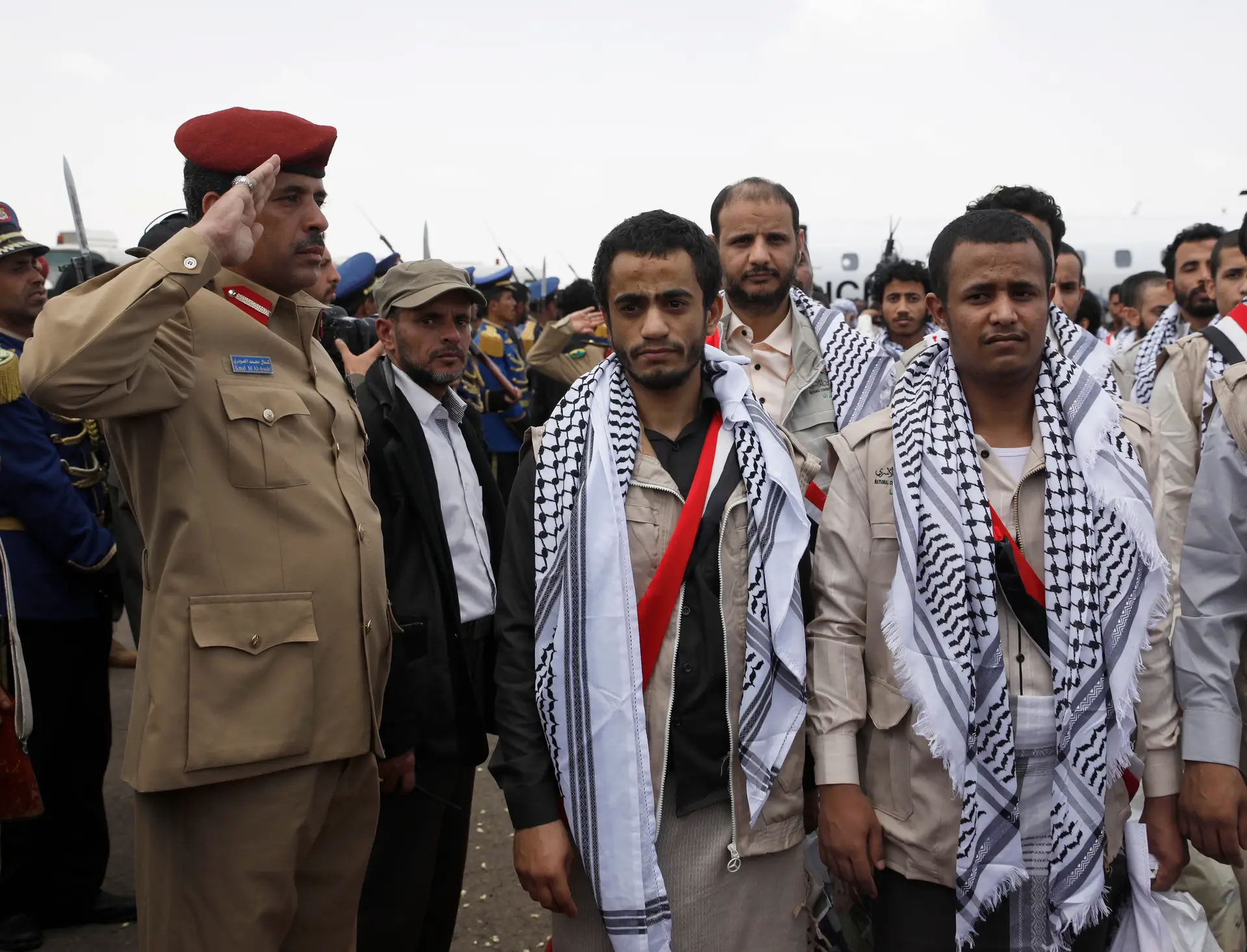 Troca de prisioneiros no Iémen prevê libertação de 200 pessoas