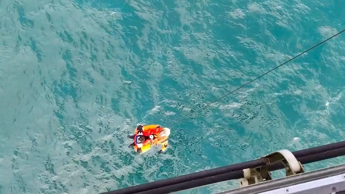 Jovem de 16 anos resgatada pela Força Aérea em Angra do Heroísmo