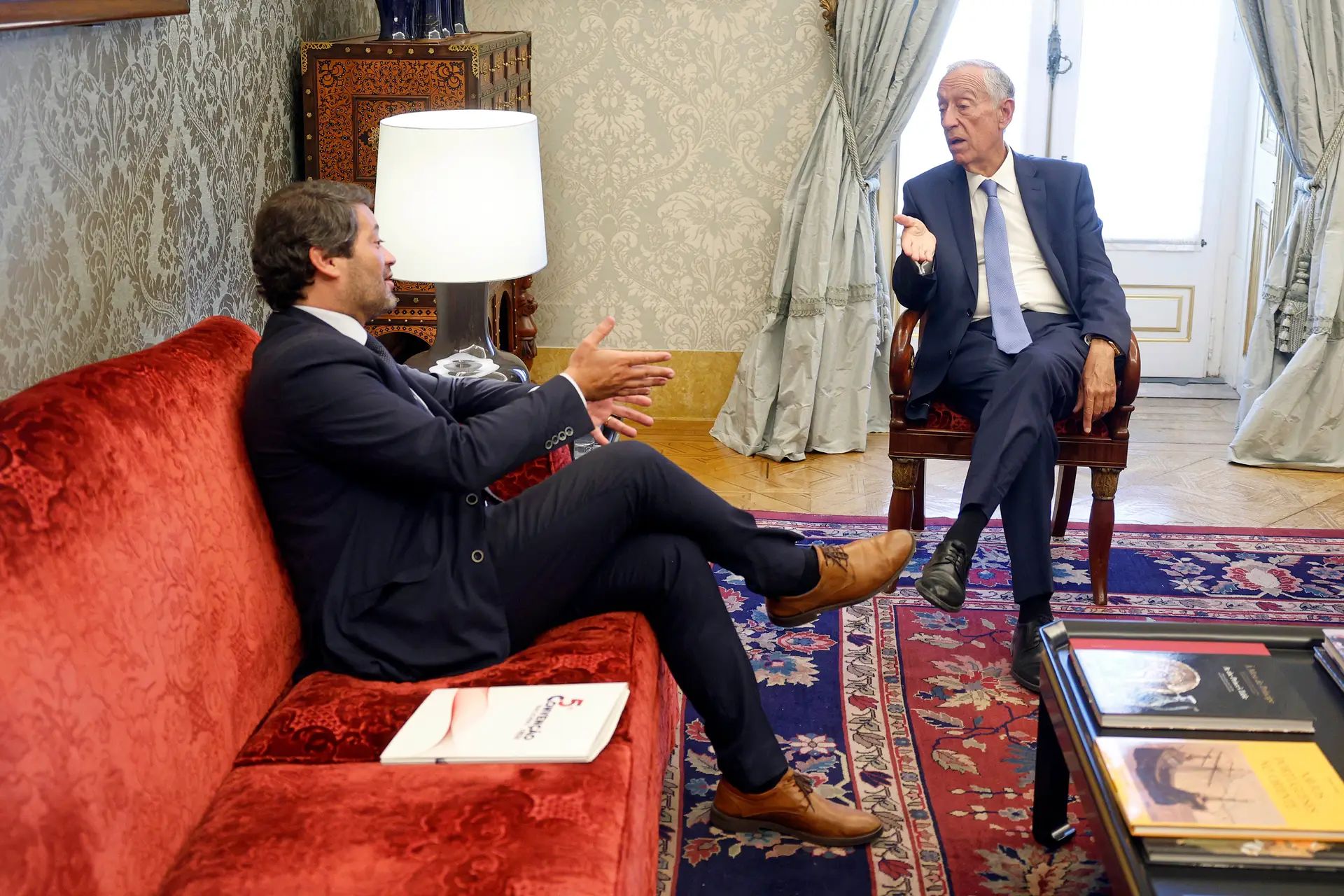 Ventura diz que Marcelo garantiu que "não será obstáculo" a que Chega integre solução à Direita