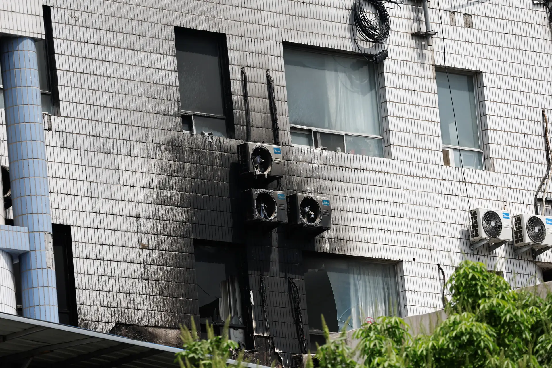 Sobe para 29 número de mortos em incêndio num hospital de Pequim
