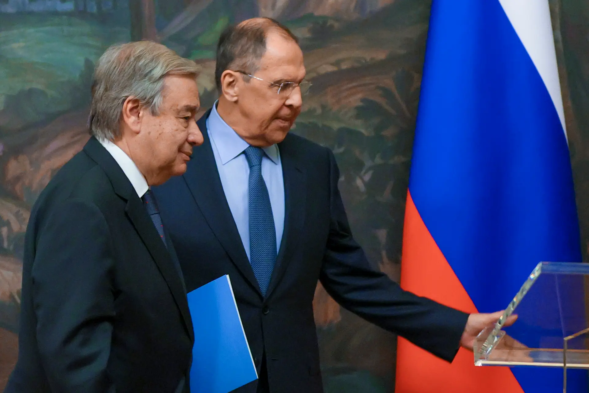 Secretário-geral da ONU, António Guterres, e ministro dos Negócios Estrangeiros russo, Sergey Lavrov