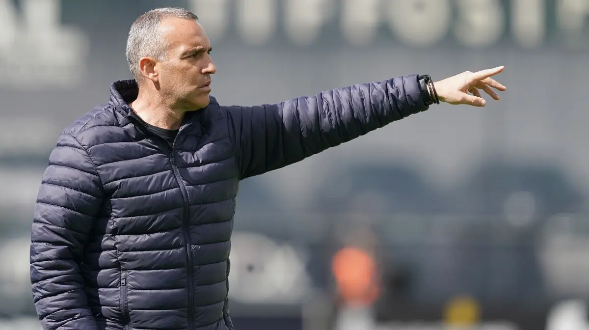 Treinador João Pedro Sousa