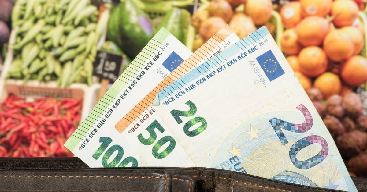 "Esta é a pior altura": comerciantes e consumidores tentam sobreviver à subida nos preços