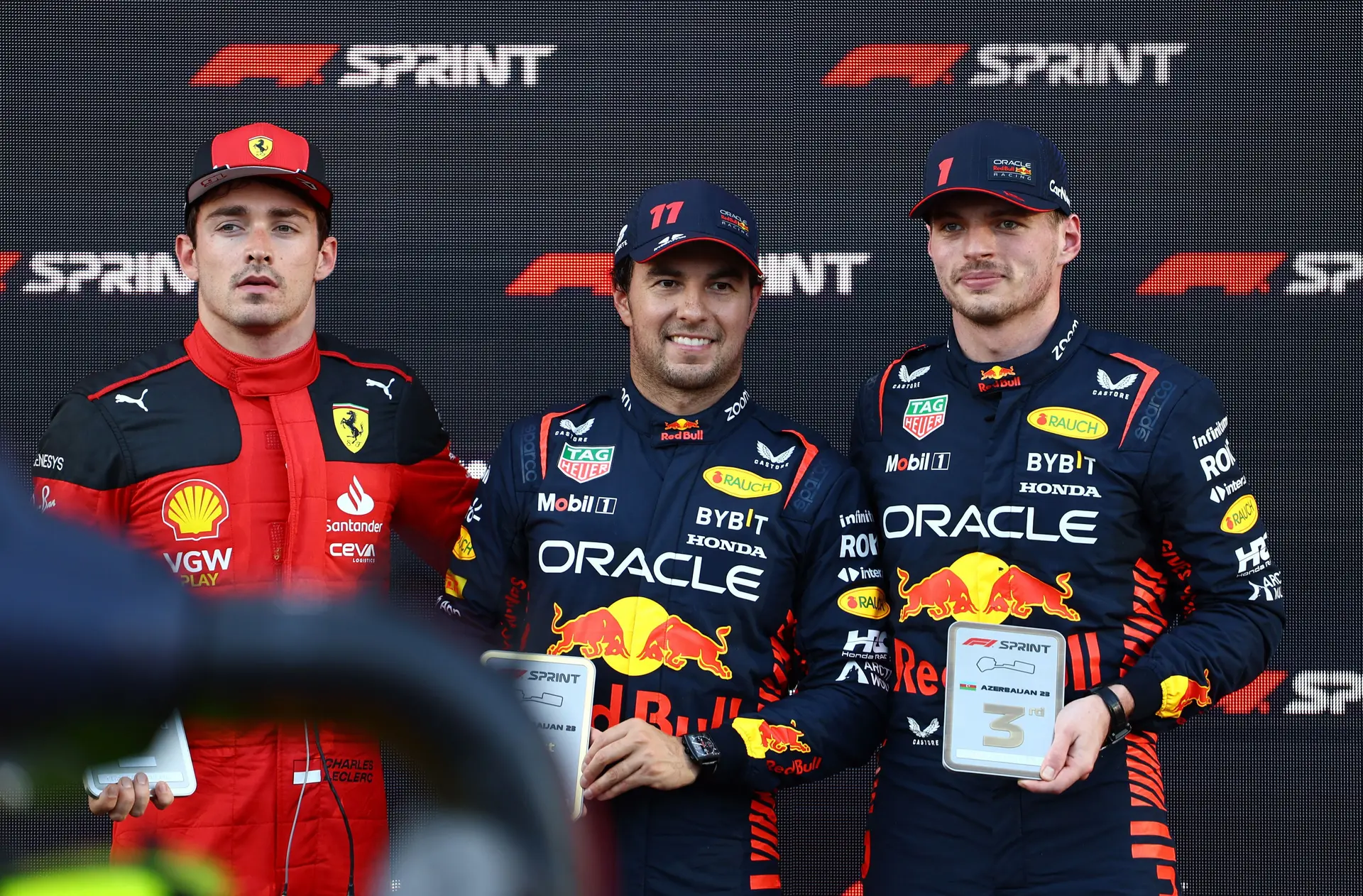 Charles Leclerc, Sergio Pérez e Max Verstappen