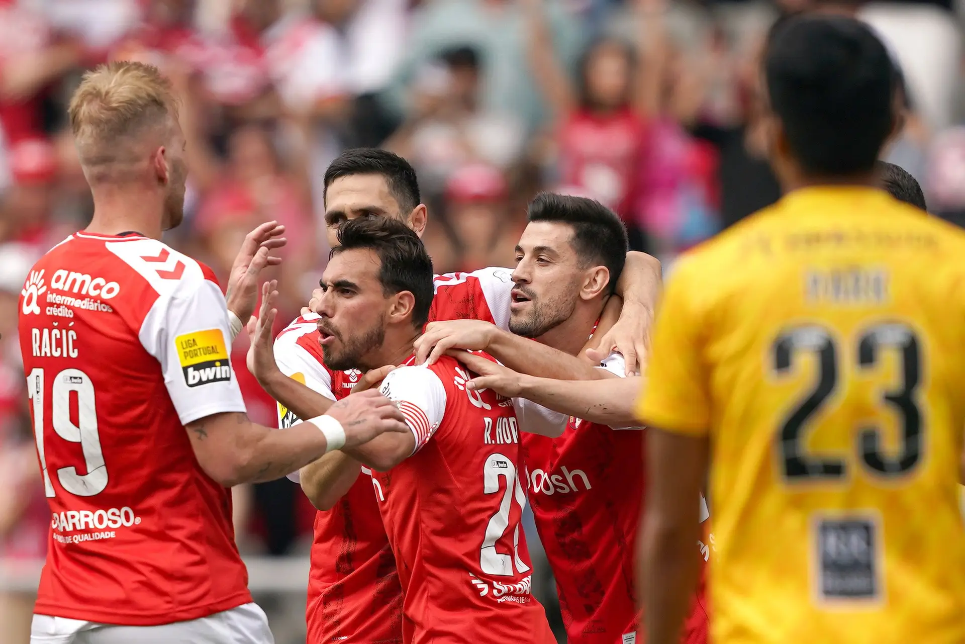SC Braga goleia Portimonense antes da visita à Luz