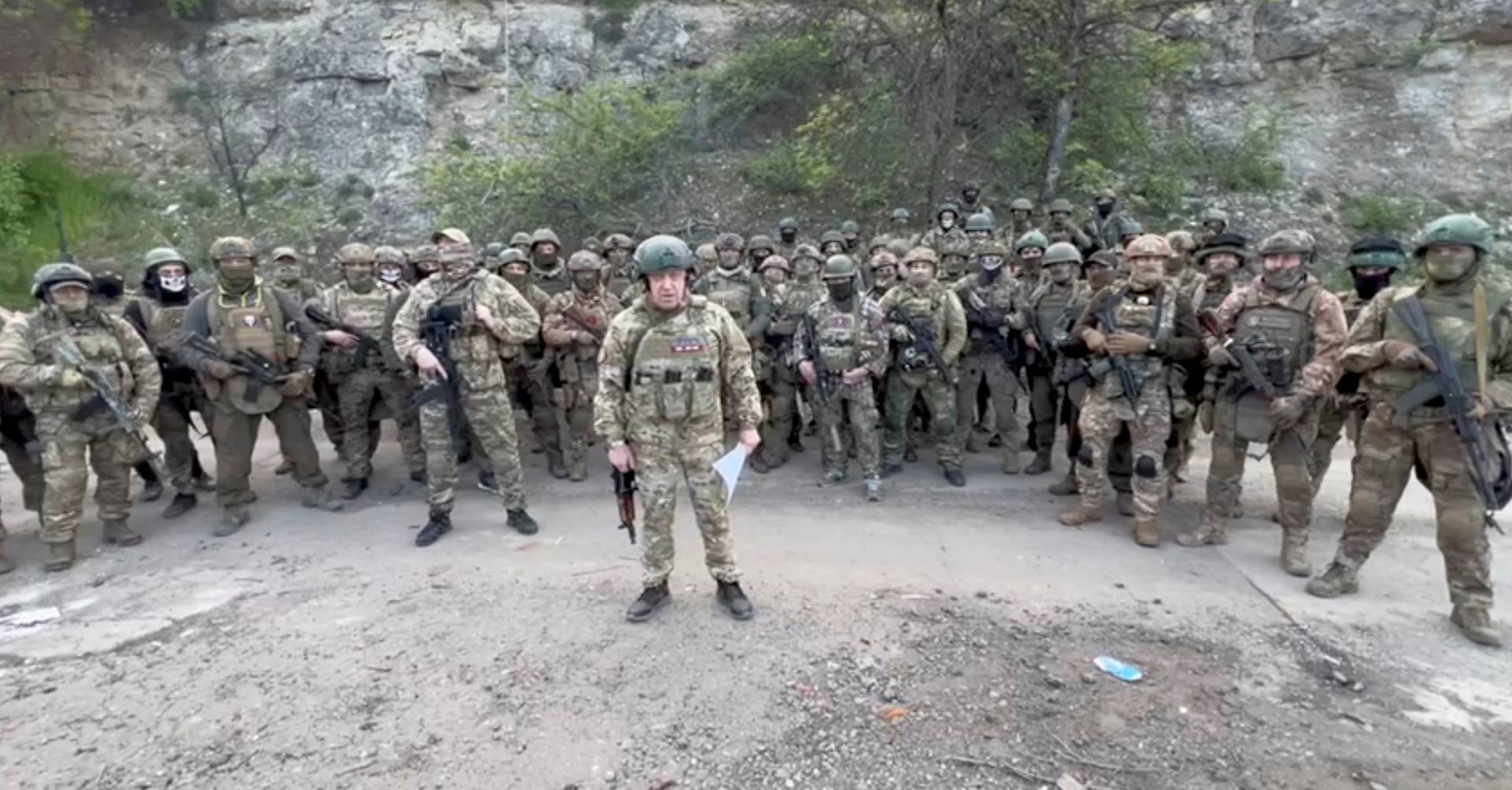 Die Wagner-Gruppe setzt ihren Vormarsch in Bachmut nach dem Abzug der russischen Armee fort