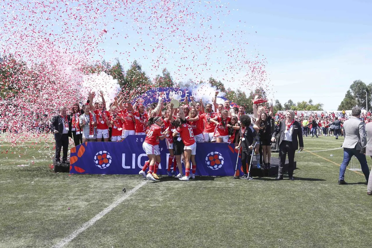 Benfica sagra-se tricampeão feminino de futebol