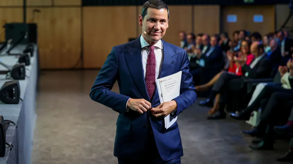 O ministro das Infraestruturas, João Galamba, momentos antes da sua  intervenção no encerramento no 32º Digital Business Congress, no auditório da Faculdade de Medicina de Lisboa
