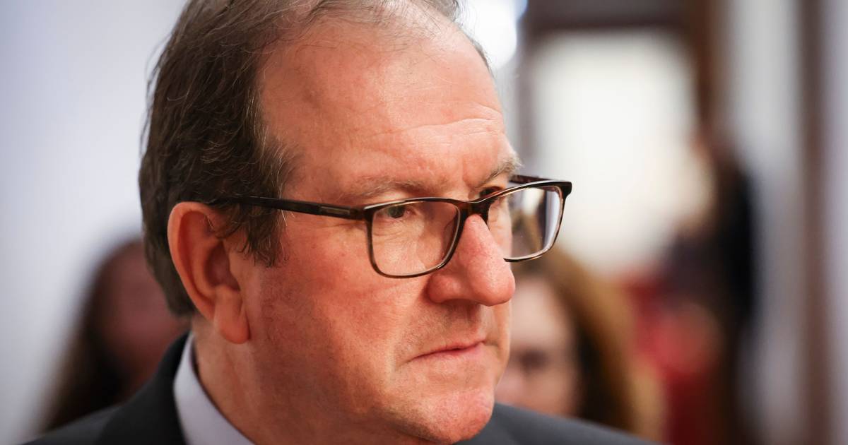 “A infiltração dos serviços de informações por serviços hostis é um princípio universal. Estamos a falar essencialmente dos serviços russos”