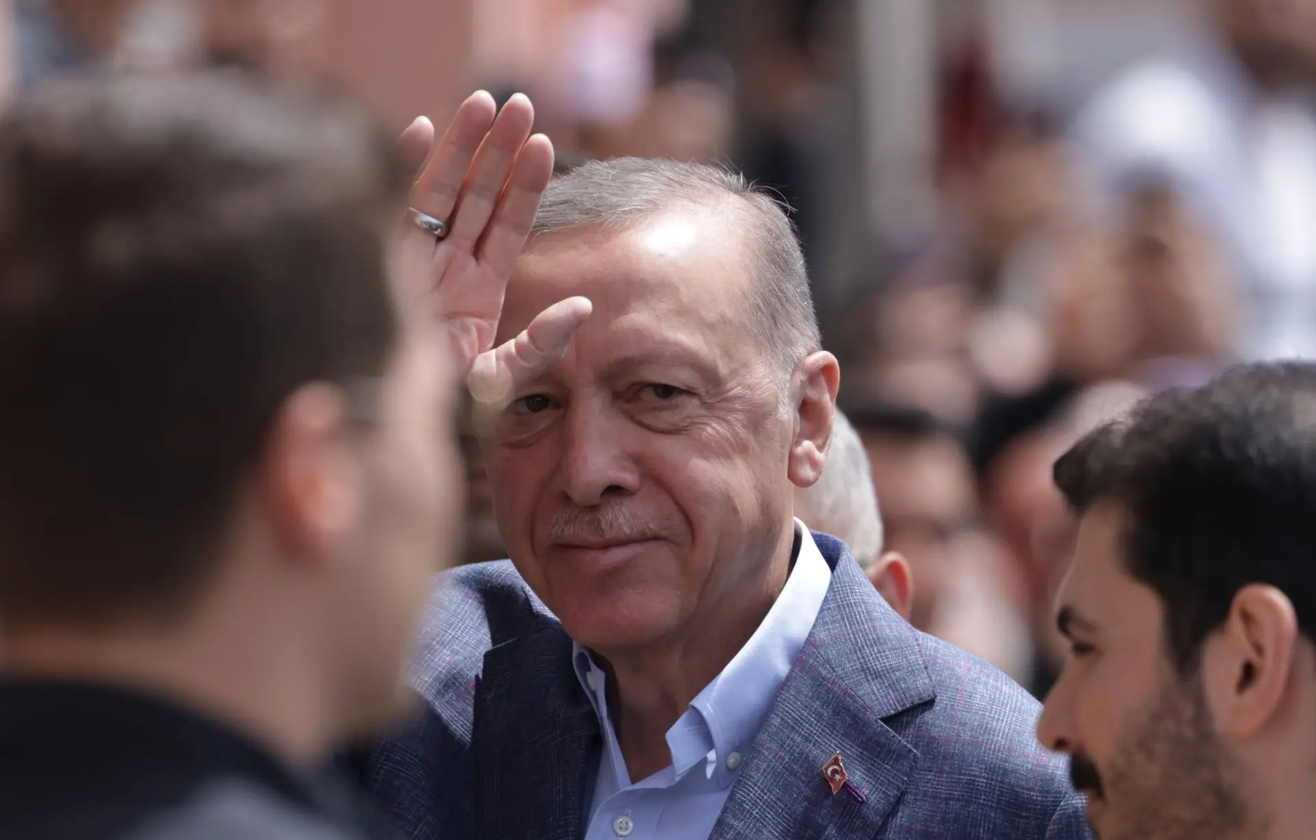 Eleições na Turquia: Erdogan à frente quando estão quase 20% dos votos contados