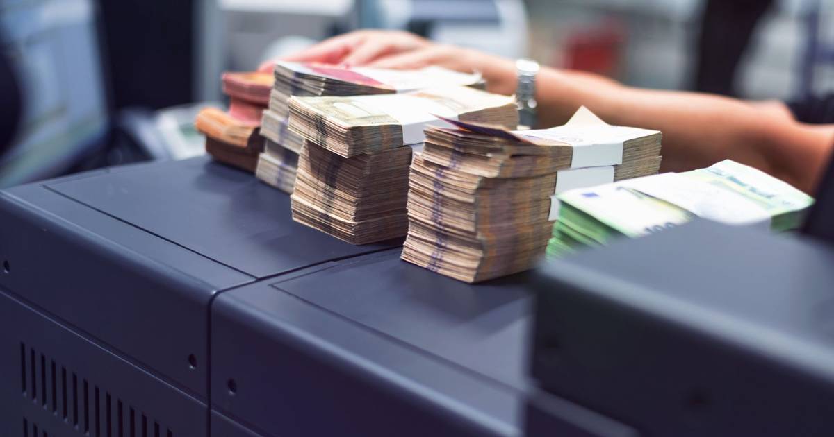 Famílias portuguesas estão mais endividadas e a pedir mais dinheiro ao banco