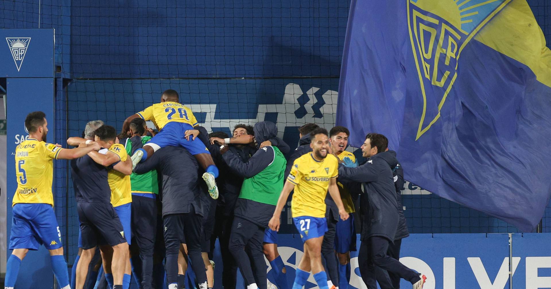 Estoril Praia garante permanência na I Liga após vencer o Arouca - SIC
