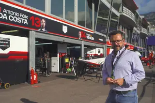 Nos bastidores do Mundial de Fórmula E, a revelação do Cupra Tavascan e ao volante do Jeep Avenger