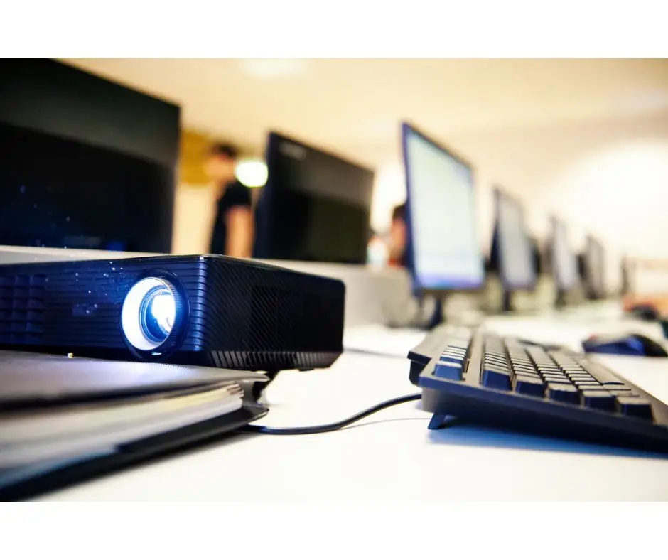 Pais portugueses são os mais otimistas em relação ao uso de tecnologias digitais nas escolas