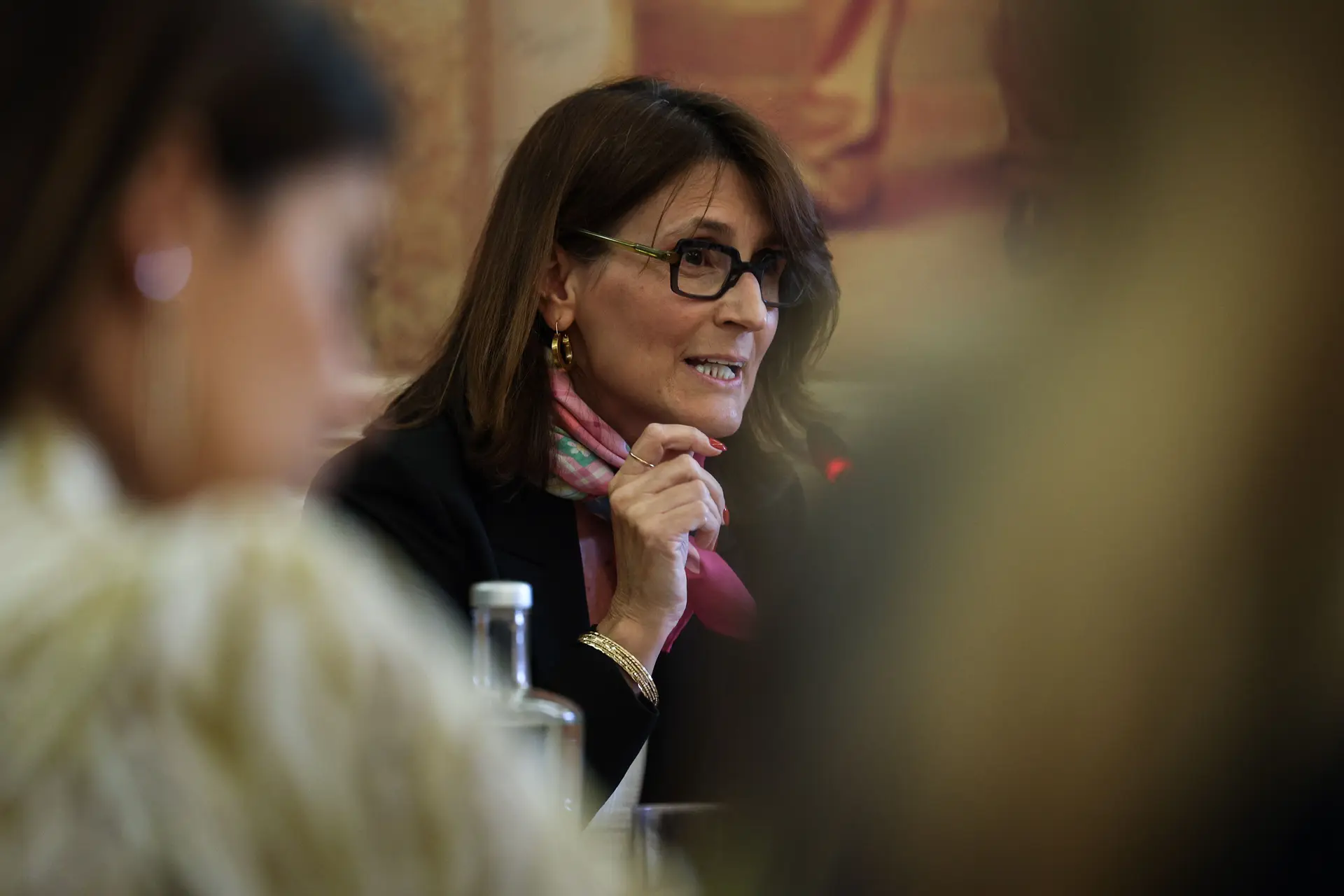A ministra da Justiça, Catarina Sarmento e Castro, fala perante a Comissão de Assuntos Constitucionais, Direitos, Liberdades e Garantias, na Assembleia da República em Lisboa
