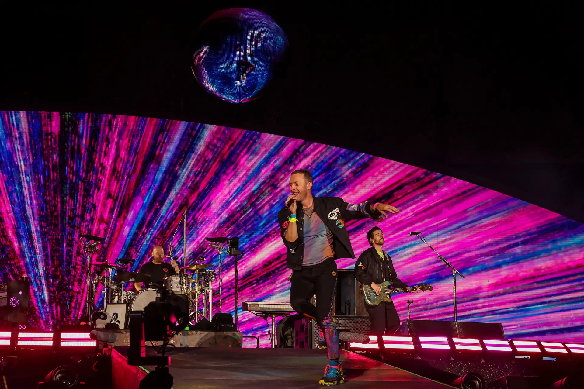 Concertos dos Coldplay em Coimbra geraram retorno económico direto de 36 milhões de euros