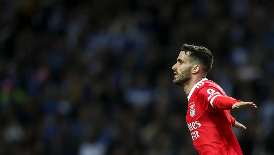 Rafa Silva, avançado, 30 anos - 28 jogos, 8 golos - no Benfica desde 2016