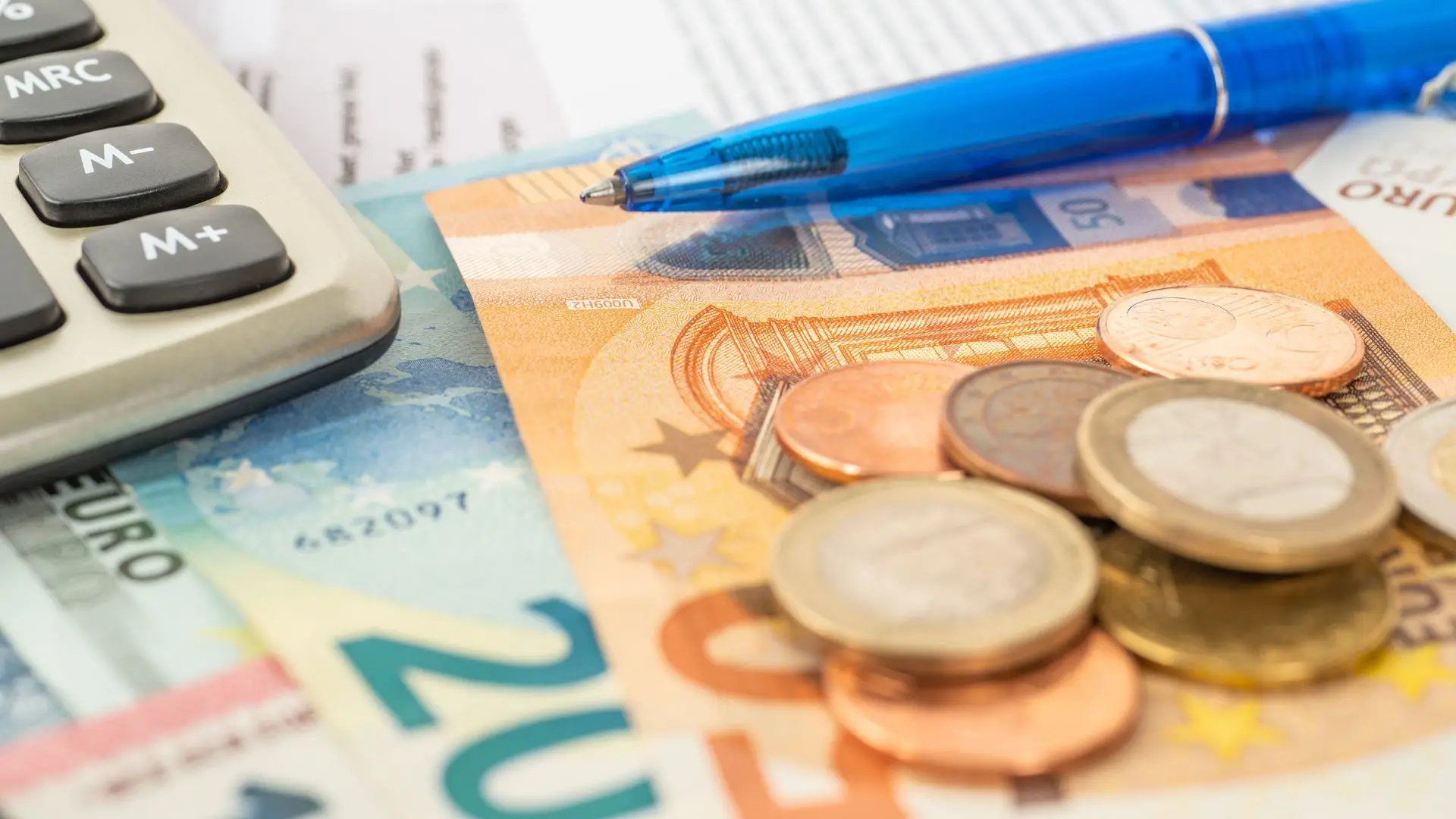 Só quatro setores pagavam acima de 2 mil euros brutos por mês em 2024