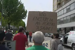 Marcha pela saúde junta centenas de pessoas no Porto