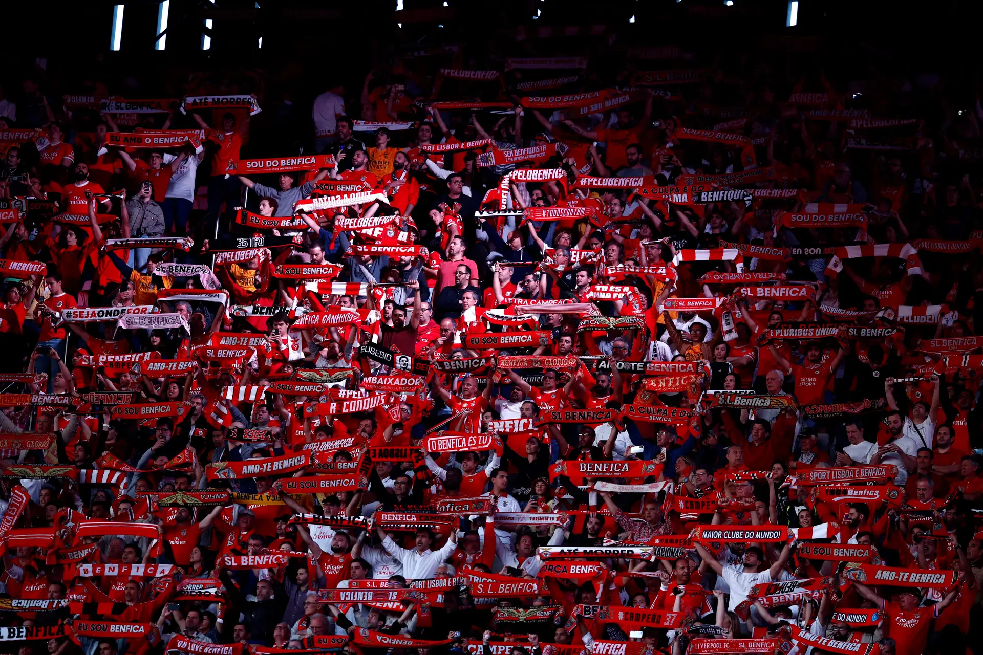 Liga dos Campeões: Benfica impedido de ter adeptos no próximo jogo com o Salzburgo