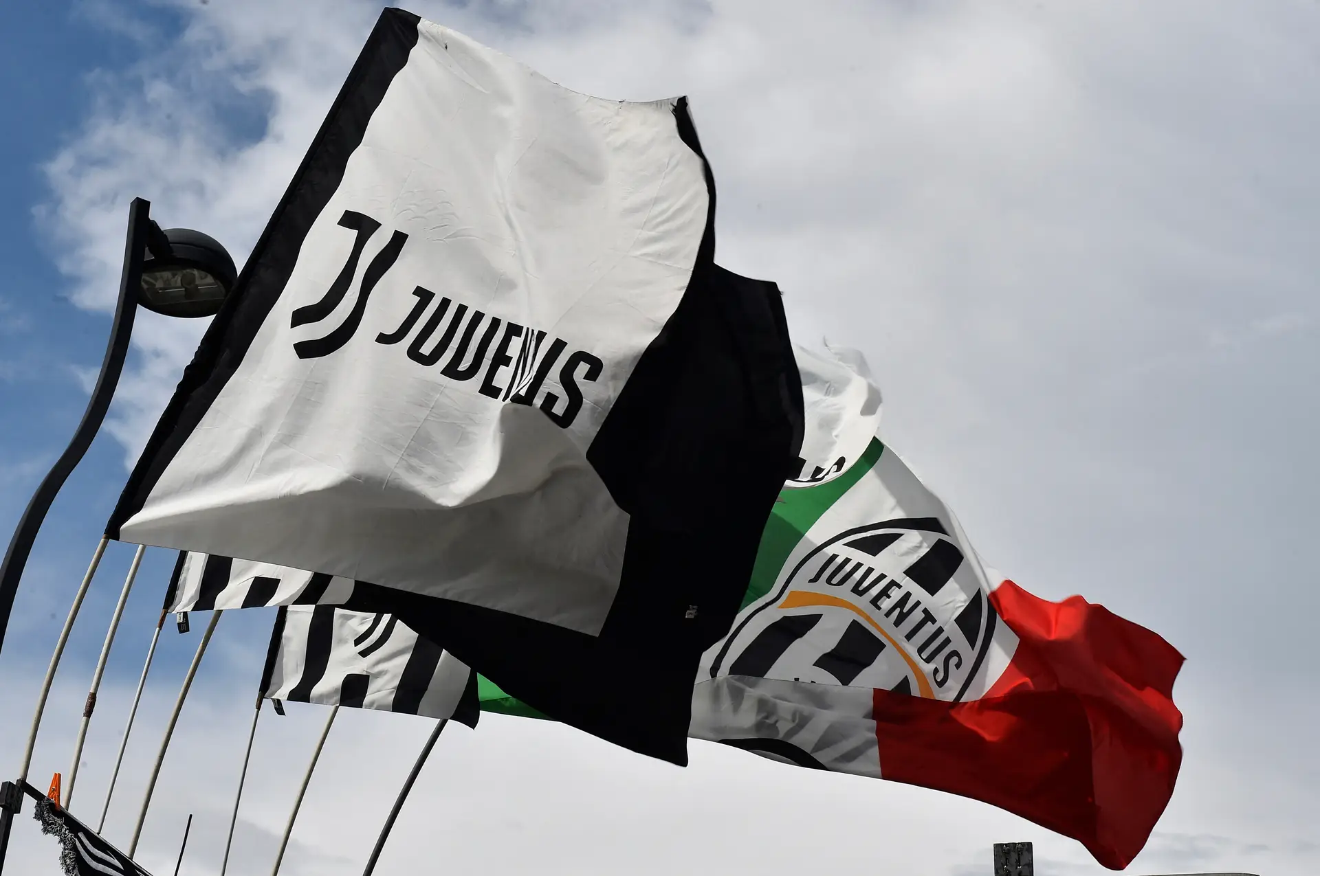 Juventus é castigada e perde 10 pontos no campeonato